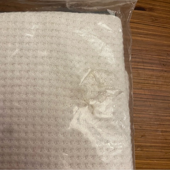 NOS Vintage J.E. Morgan White Waffle Knit Receiving Blanket - Picture 5 of 5